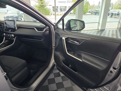 Used 2022 Toyota RAV4 SE w/ Convenience Package image 41
