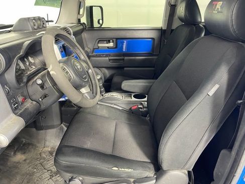Used 2007 Toyota FJ Cruiser 4WD image 2