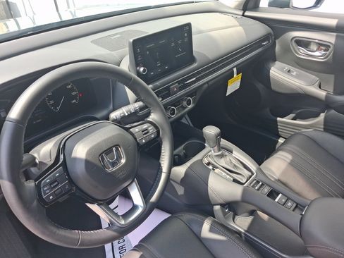 Used 2027 Honda HR-V EX-L image 4