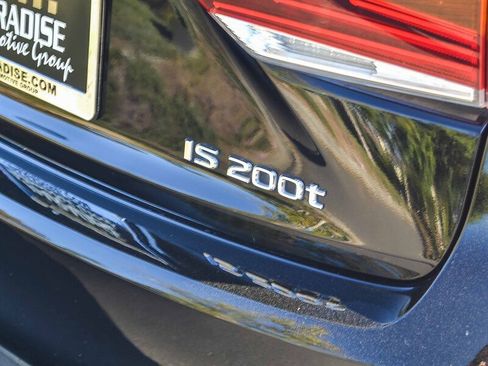 Used 2017 Lexus IS 200t image 15