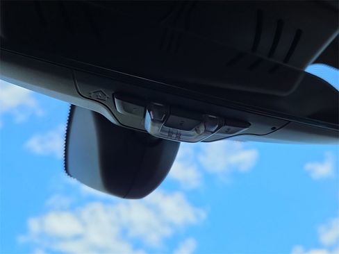 Used 2025 BMW M850i xDrive Convertible image 26