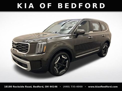 Used 2024 Kia Telluride S FWD image 1