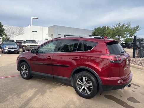Used 2018 Toyota RAV4 XLE image 8