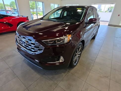 Used 2024 Ford Edge Titanium w/ Equipment Group 301A AWD/4WD image 2