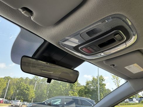 Used 2025 Hyundai Elantra SEL FWD image 27