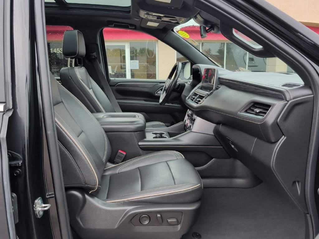 Used 2024 GMC Yukon XL SLT w/ SLT Luxury Package AWD/4WD image 37