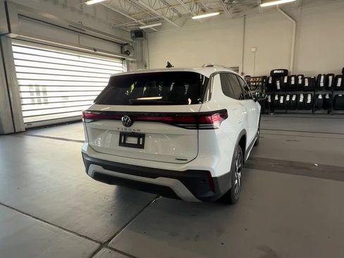 Certified 2025 Volkswagen Tiguan S AWD/4WD image 11