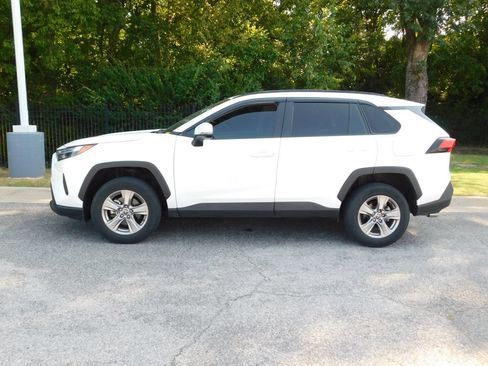 Used 2023 Toyota RAV4 XLE w/ Convenience Package FWD image 2