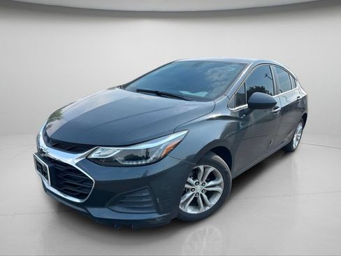 Used 2019 Chevrolet Cruze LT FWD image 16