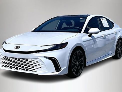 Used 2025 Toyota Camry XSE image 2