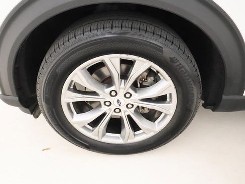 Used 2022 Ford Explorer Limited w/ Equipment Group 301A image 7