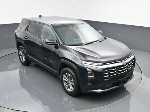Used 2025 Chevrolet Equinox LT AWD/4WD image 22