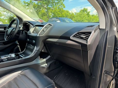 Used 2019 Ford Edge SEL w/ Equipment Group 201A AWD/4WD image 12