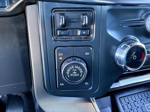 Used 2025 Ford F150 Platinum w/ Equipment Group 702A High image 33