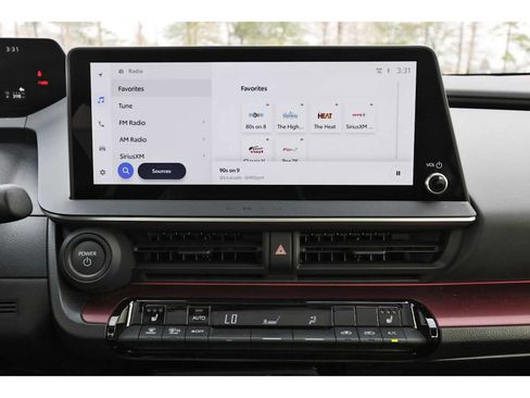 Used 2025 Toyota Prius Plug-In Hybrid image 22