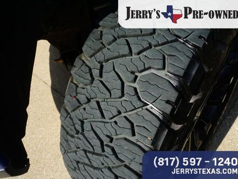 Used 2023 GMC Sierra 1500 AT4X AWD/4WD image 8