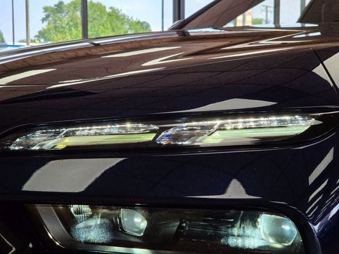 Used 2023 BMW i7 xDrive60 w/ Executive Package 2 AWD/4WD image 11