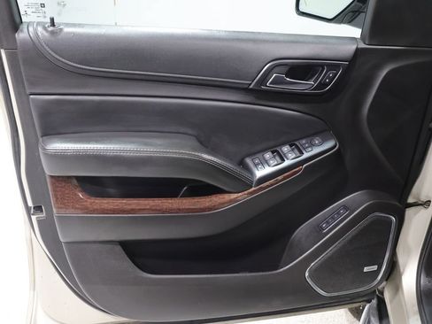 Used 2016 GMC Yukon XL SLT AWD/4WD image 13