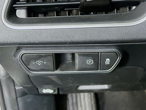 Used 2025 Kia K4 LXS image 17