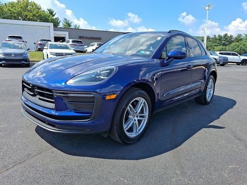 Used 2024 Porsche Macan image 3