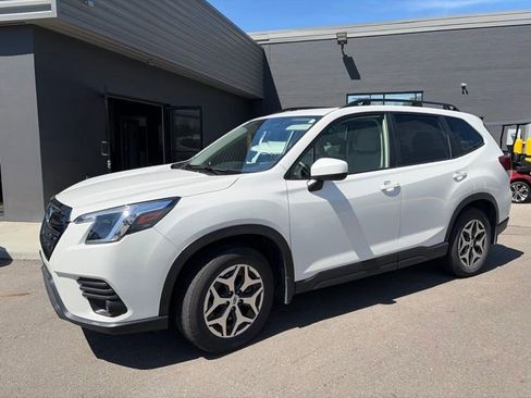Certified 2023 Subaru Forester Premium AWD/4WD image 6