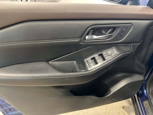 Certified 2023 Nissan Rogue SL w/ SL Premium Package image 7