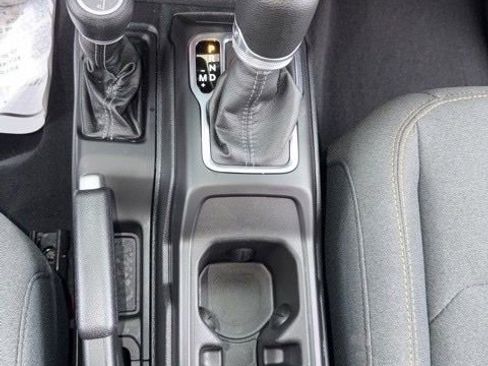 Used 2025 Jeep Wrangler Willys 4xe image 9