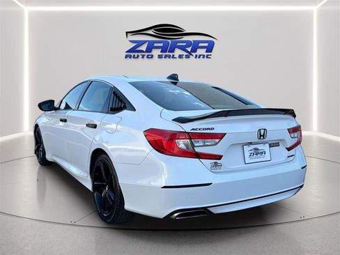 Used 2018 Honda Accord Sport image 5