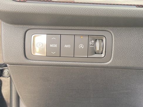 Used 2025 Chevrolet Traverse Z71 w/ Enhanced Driving Package AWD/4WD image 26