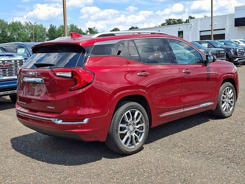 Used 2023 GMC Terrain Denali w/ Denali Premium Package AWD/4WD image 6