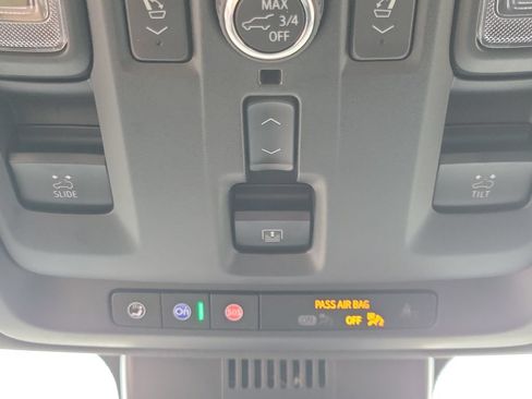 Used 2023 GMC Yukon Denali AWD/4WD image 34