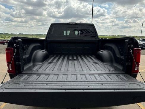Used 2025 RAM 3500 Laramie AWD/4WD image 11