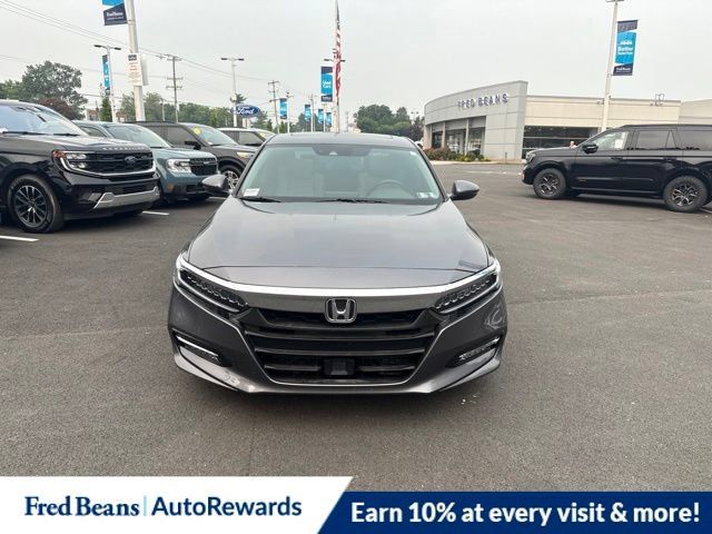 Used 2018 Honda Accord Touring image 2