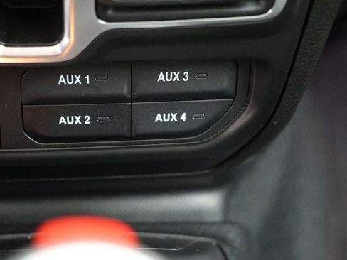 Used 2025 Jeep Gladiator Willys image 26