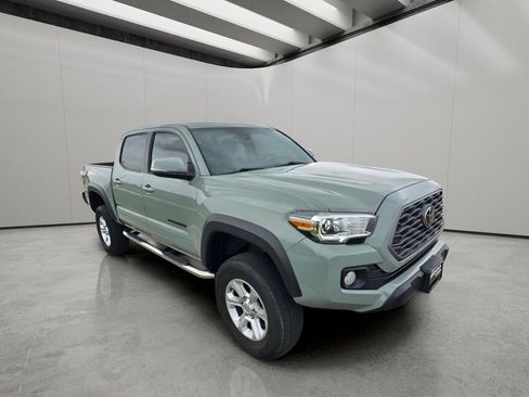 Used 2023 Toyota Tacoma TRD Off-Road AWD/4WD image 7