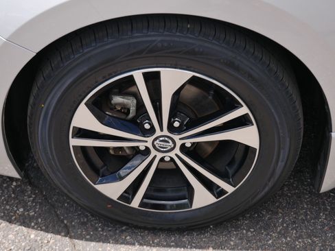 Used 2021 Nissan Sentra SV FWD image 15