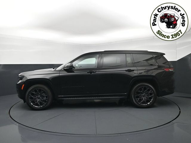 Used 2023 Jeep Grand Cherokee L Summit AWD/4WD image 3