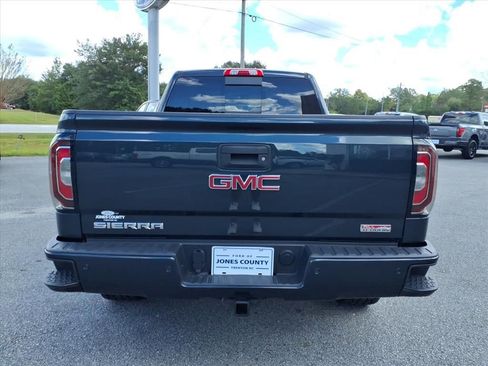 Used 2018 GMC Sierra 1500 SLT w/ All Terrain Package image 3