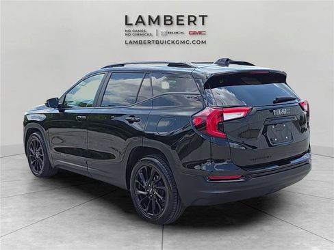 Used 2023 GMC Terrain SLE w/ Driver Convenience Package FWD image 3