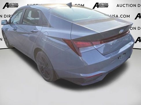 Used 2022 Hyundai Elantra SEL FWD image 19