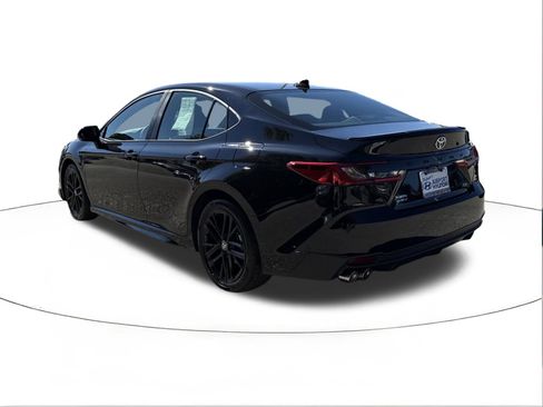 Used 2025 Toyota Camry SE image 5