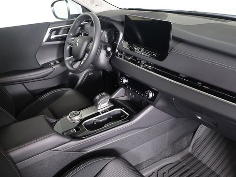 New 2026 Mitsubishi Outlander ES FWD image 25