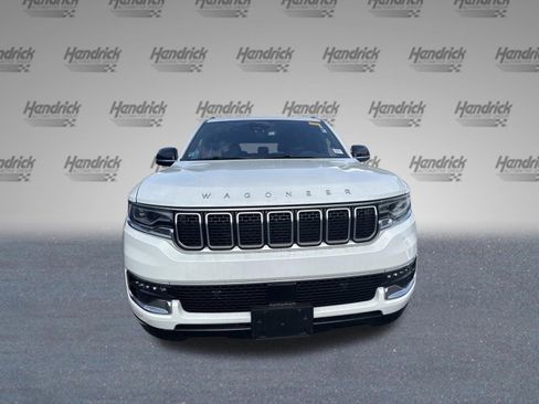 Used 2023 Jeep Wagoneer 4WD w/ Premium Group I image 3