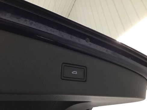 Used 2021 Volkswagen Tiguan SEL image 19