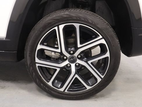 Used 2025 Jeep Compass Limited w/ Elite Group AWD/4WD image 28