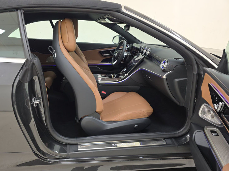 Used 2026 Mercedes-Benz CLE 300 4MATIC Cabriolet w/ Driver Assistance Package image 11