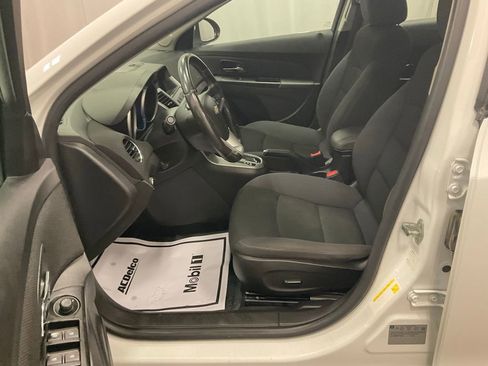 Used 2014 Chevrolet Cruze LT image 4