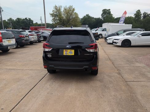 Used 2020 Subaru Forester Limited image 6