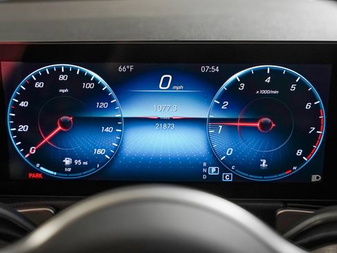 Certified 2022 Mercedes-Benz GLB 250 4MATIC image 17