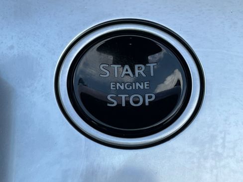 Used 2023 Land Rover Range Rover SE image 19